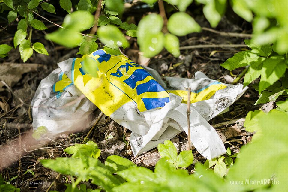 Unterstützung für die Aktion von Kiezpopkorn "Blinde, die auf Plastik starren" // Foto: MeerART