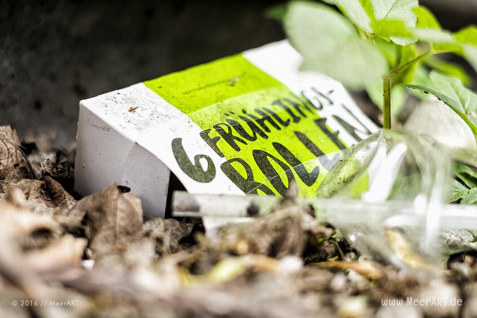 Unterstützung für die Aktion von Kiezpopkorn "Blinde, die auf Plastik starren" // Foto: MeerART