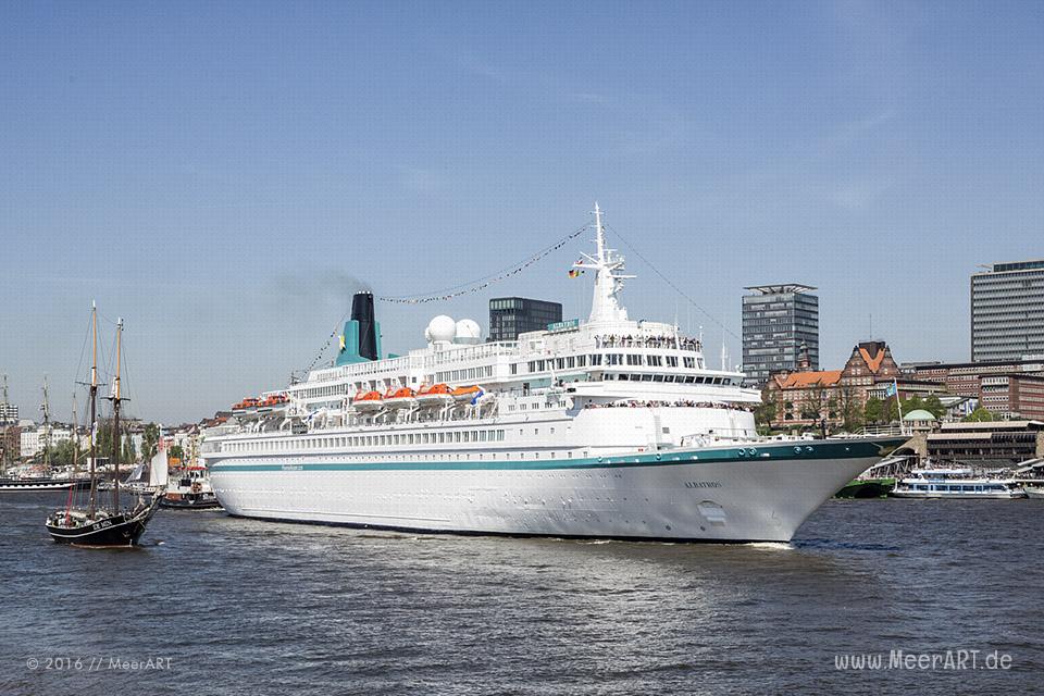 Der Hamburger Hafen feiert seinen 827. Hafengeburtstag // Foto: MeerART