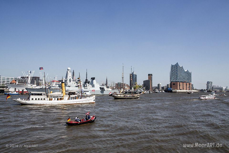 Der Hamburger Hafen feiert seinen 827. Hafengeburtstag // Foto: MeerART