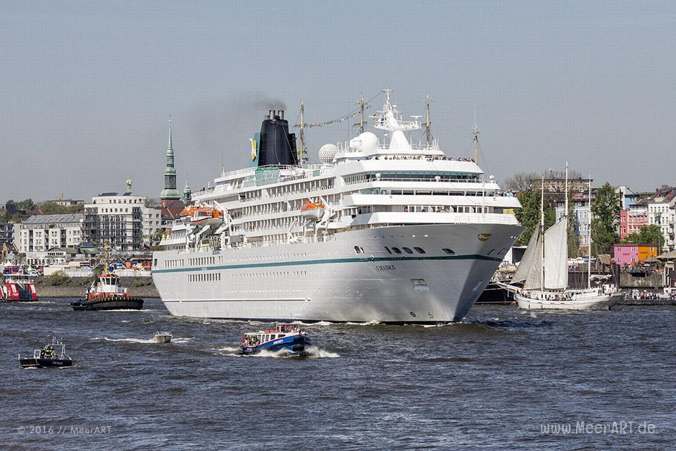 Der Hamburger Hafen feiert seinen 827. Hafengeburtstag // Foto: MeerART