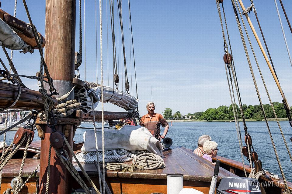 Mitsegeltag auf der Schlei auf dem Traditionssegler „SÆLØER“ // Foto: MeerART