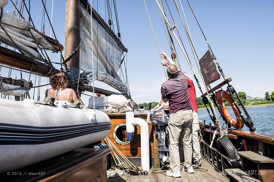 Mitsegeltag auf der Schlei auf dem Traditionssegler „SÆLØER“ // Foto: MeerART