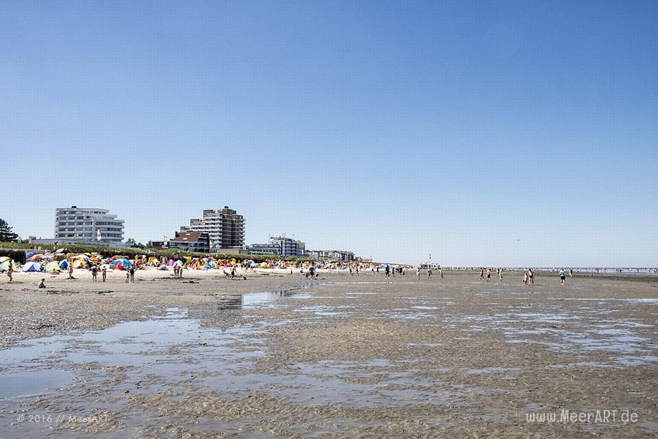Hauptsaison an der Nordseeküste im Nordseeheilbad Cuxhaven-Duhnen // Foto: MeerART