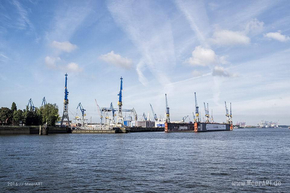 Blick auf die Docks von Blohm+Voss // Foto: MeerART