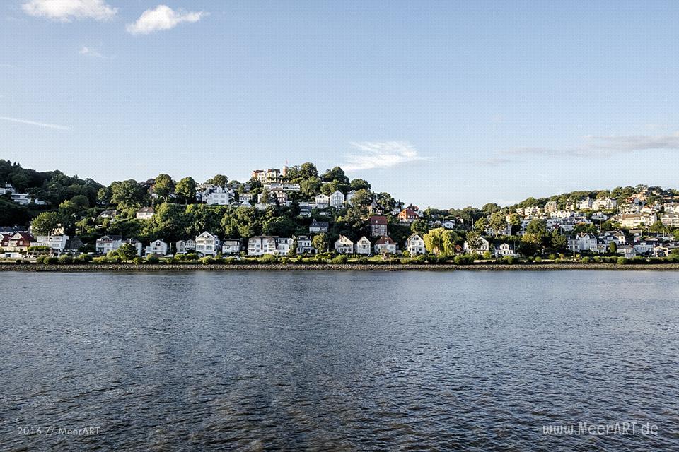 Mit den HALUNDER JET über die Elbe zur Hochseeinsel Helgoland // Foto: MeerART