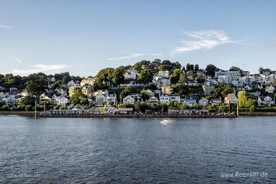 Mit den HALUNDER JET über die Elbe zur Hochseeinsel Helgoland // Foto: MeerART