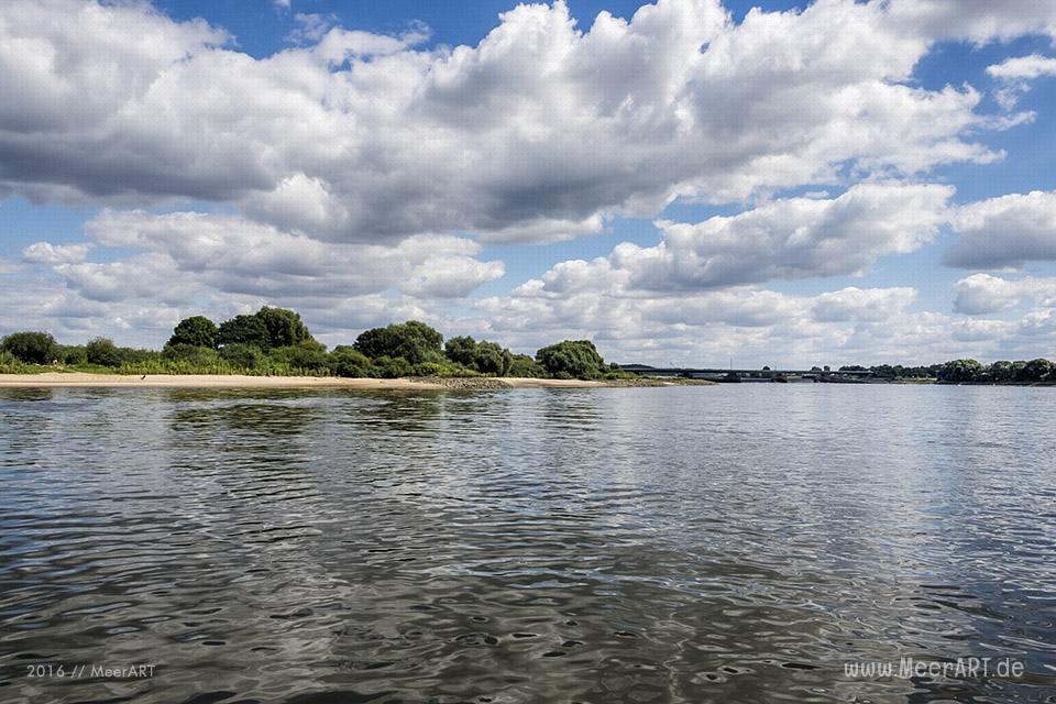 Bootstour auf der Elbe von Hamburg-Moorfleet bis zur Elbinsel bei Geesthacht // Foto: MeerART