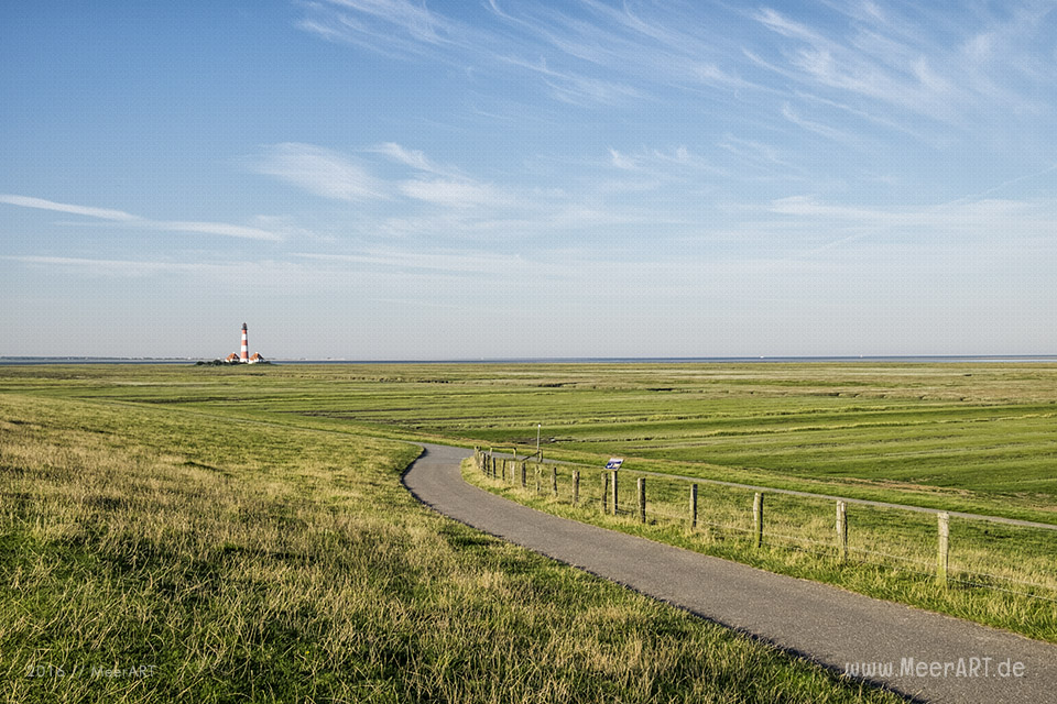 Ein sonniger Sommervormittag an der Nordsee im Watt und auf der Sandbank vor Westerhever // Foto: MeerART