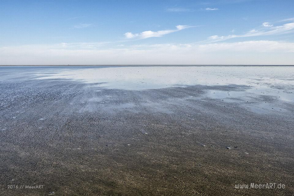 Ein sonniger Sommervormittag an der Nordsee im Watt und auf der Sandbank vor Westerhever // Foto: MeerART