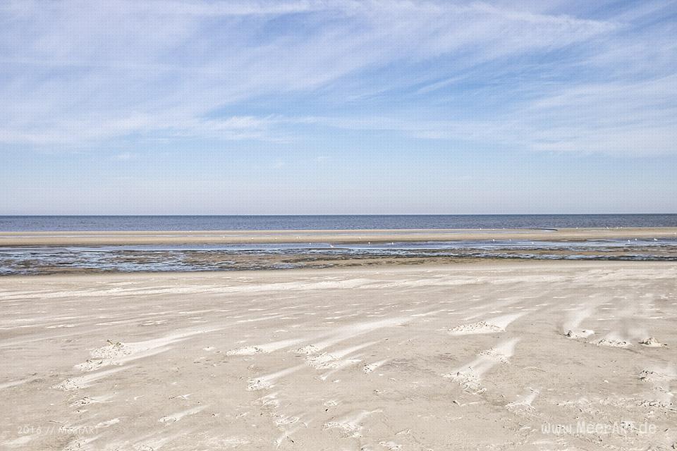 Ein sonniger Sommervormittag an der Nordsee im Watt und auf der Sandbank vor Westerhever // FotoEin sonniger Sommervormittag an der Nordsee im Watt und auf der Sandbank vor Westerhever // Foto: MeerART: MeerART