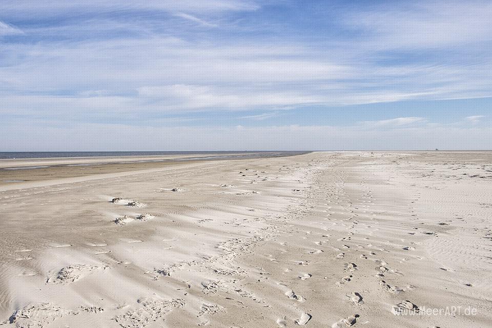 Ein sonniger Sommervormittag an der Nordsee im Watt und auf der Sandbank vor Westerhever // Foto: MeerART
