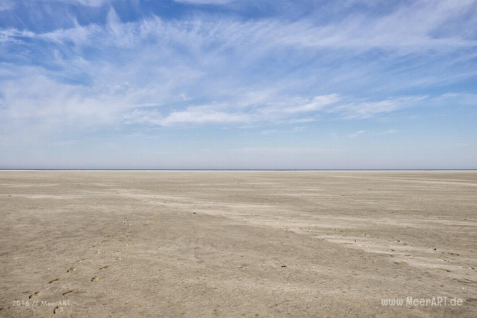 Ein sonniger Sommervormittag an der Nordsee im Watt und auf der Sandbank vor Westerhever // Foto: MeerART