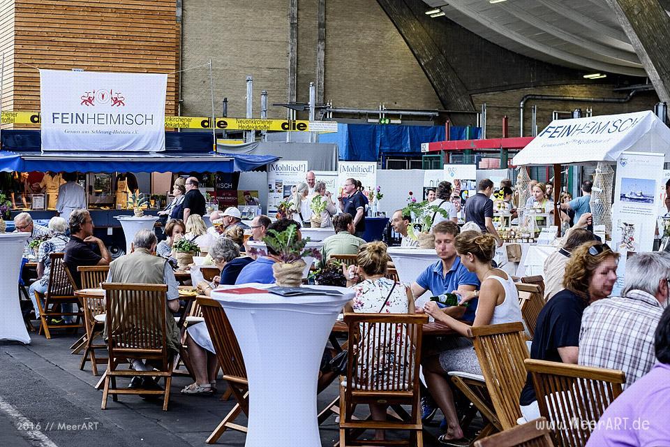 Die „Food Market Hamburg“ in den Hallen vom Hamburger Goßmarkt // Foto: MeerART