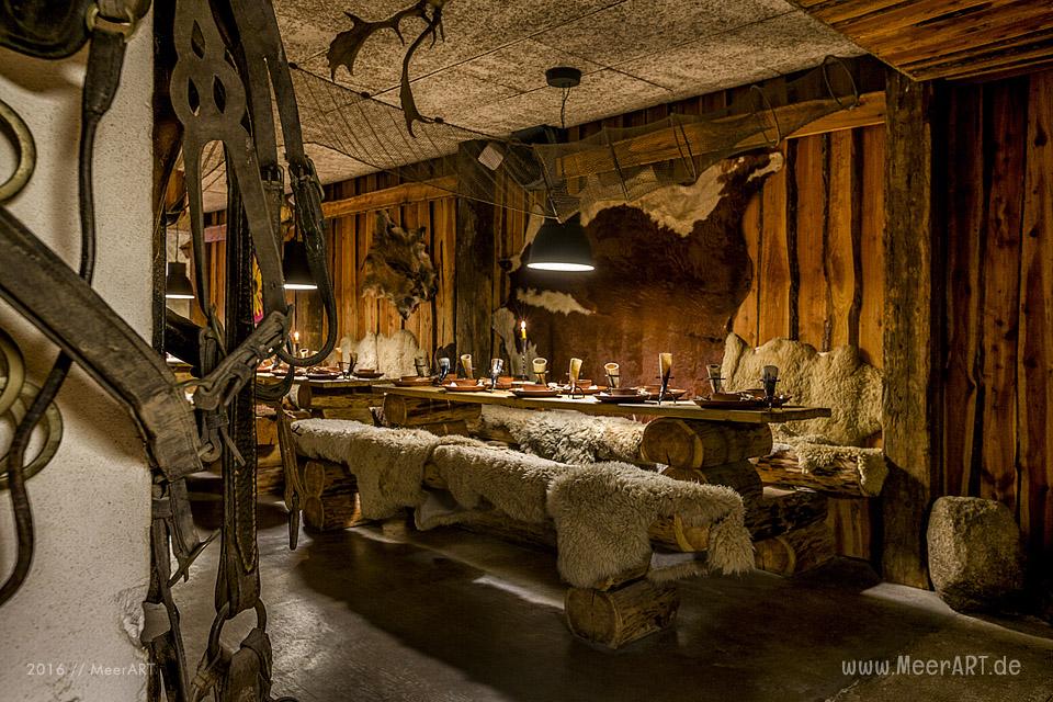 Das Erlebnisrestaurant „DIE WIKINGERSCHÄNKE“ (Inhaber: Oliver Firla) in Haithabu bei Schleswig // Foto: Ralph Kerpa