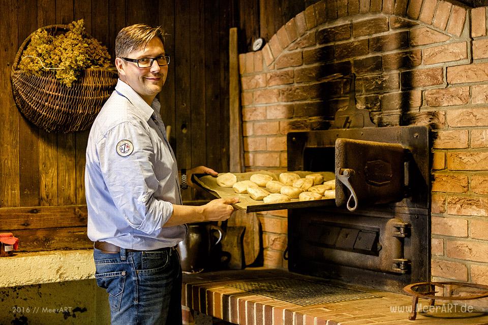 Das Erlebnisrestaurant „DIE WIKINGERSCHÄNKE“ (Inhaber: Oliver Firla) in Haithabu bei Schleswig // Foto: Ralph Kerpa