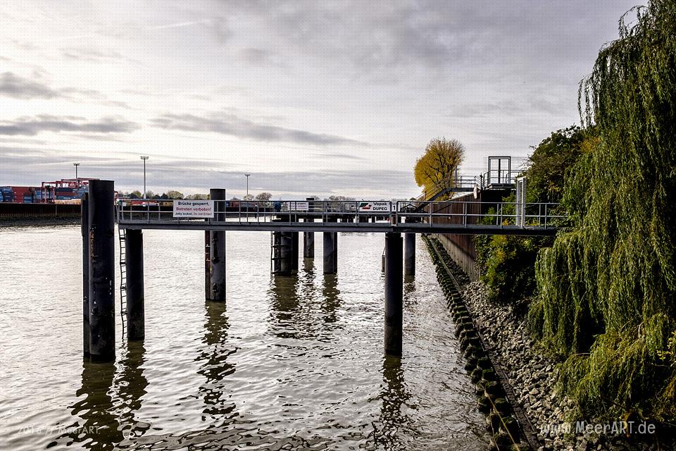 Herbstimpressionen vom Bubendey-Ufer im Hamburger Hafen // Foto: MeerART