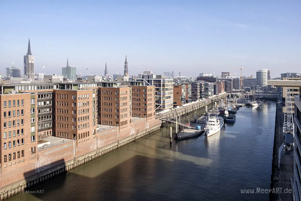 Impressionen von der Elbphilharmonie in der Hamburger HafenCity // Foto: MeerART