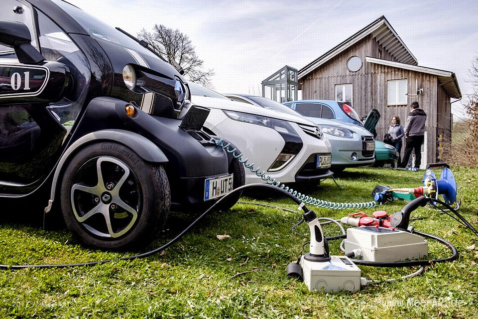 Treffen von Begeisterten für Elektromobilität am 01.05.2017 im Echten Norden // Foto: MeerART