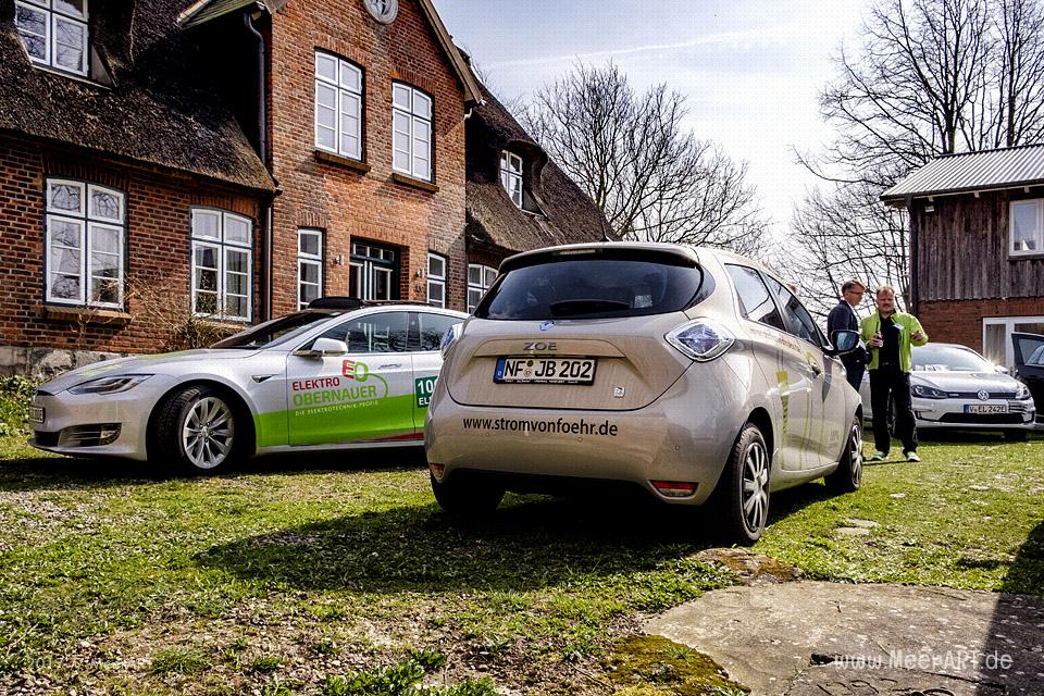 Treffen von Begeisterten für Elektromobilität bei Janbeck*s FAIRhaus // Foto: MeerART