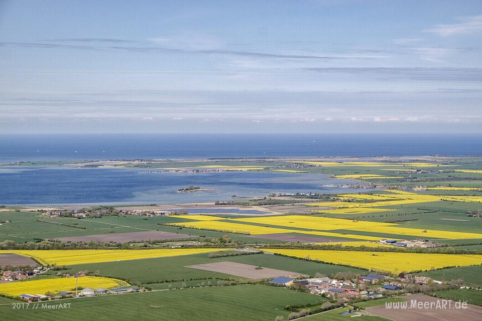 Rundflug mit Klaus Skerra von Fehmarn Air über die schöne Sonneninsel // Foto: MeerART