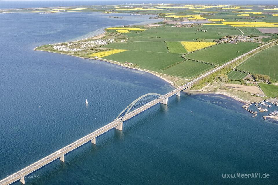 Rundflug mit Klaus Skerra von Fehmarn Air über die schöne Sonneninsel // Foto: MeerART