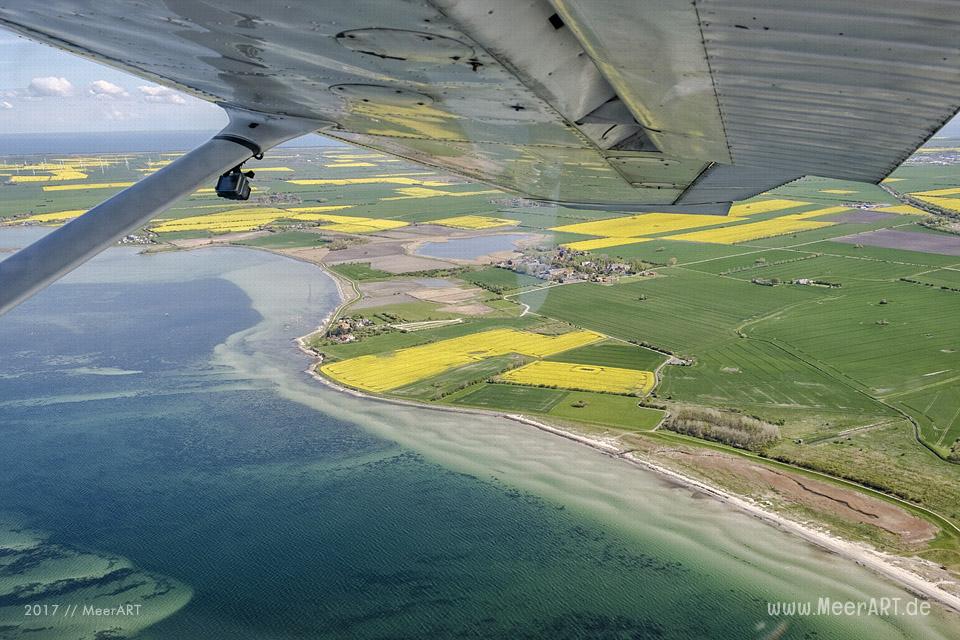 Rundflug mit Klaus Skerra von Fehmarn Air über die schöne Sonneninsel // Foto: MeerART