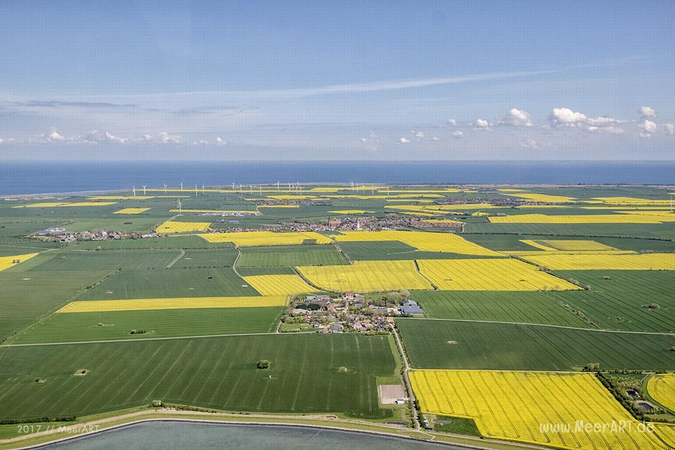 Rundflug mit Klaus Skerra von Fehmarn Air über die schöne Sonneninsel // Foto: MeerART