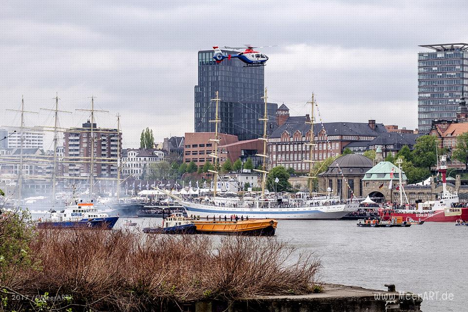 Der Hamburger Hafen feiert seinen 828. Hafengeburtstag // Foto: MeerART
