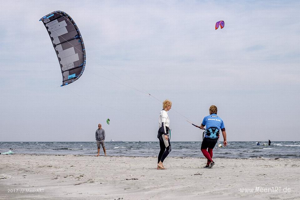 Kitesurfen im Schnupperkurs auf der Sonneinsel Fehmarn // Foto: MeerART / Ralph Kerpa