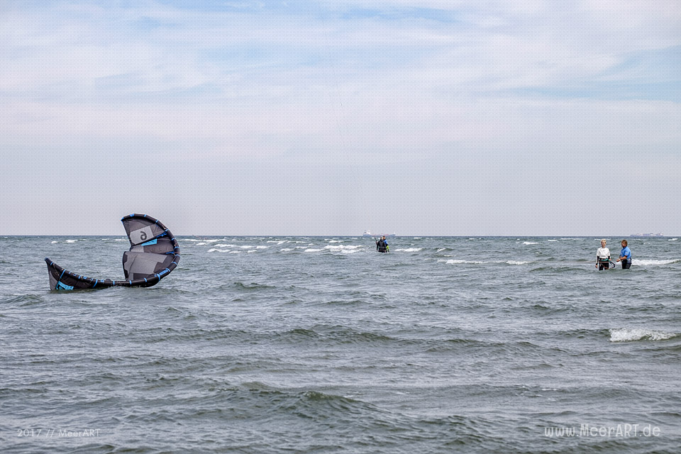 Kitesurfen im Schnupperkurs auf der Sonneinsel Fehmarn // Foto: MeerART / Ralph Kerpa
