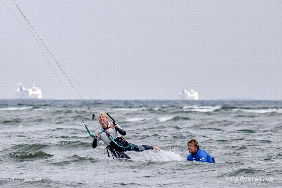Kitesurfen im Schnupperkurs auf der Sonneinsel Fehmarn // Foto: MeerART / Ralph Kerpa