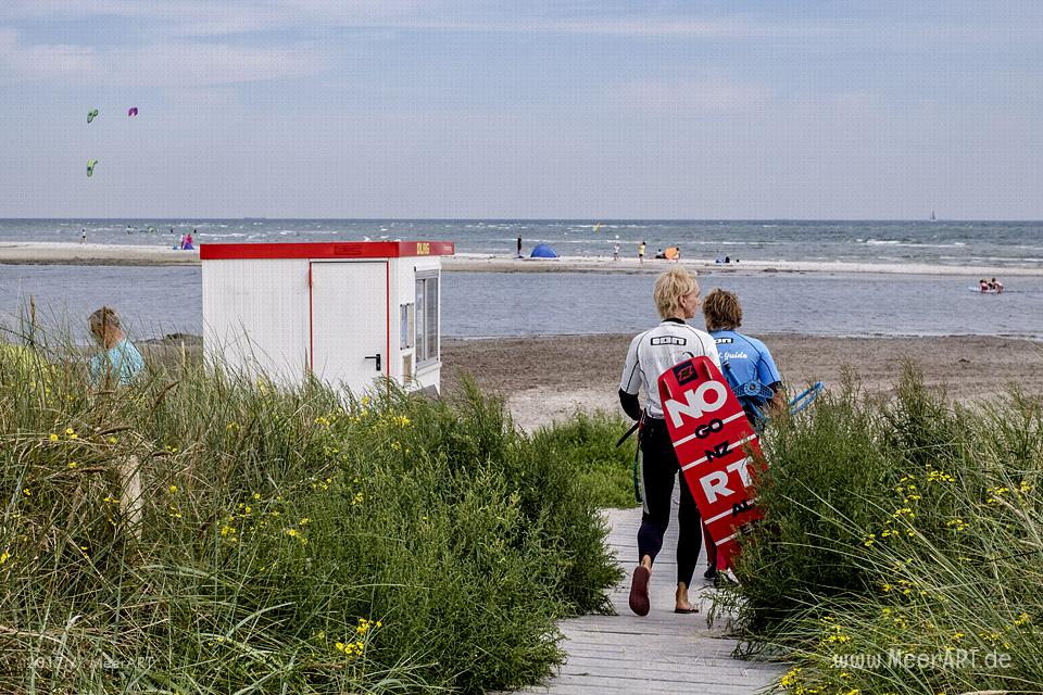 Kitesurfen im Schnupperkurs auf der Sonneinsel Fehmarn // Foto: MeerART / Ralph Kerpa