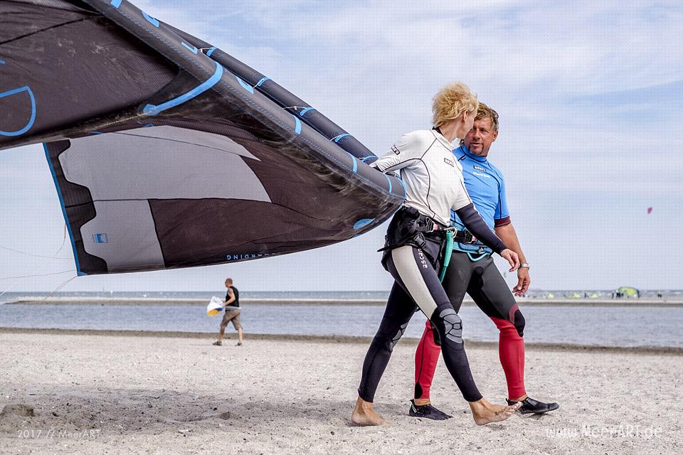 Kitesurfen im Schnupperkurs auf der Sonneinsel Fehmarn // Foto: MeerART / Ralph Kerpa