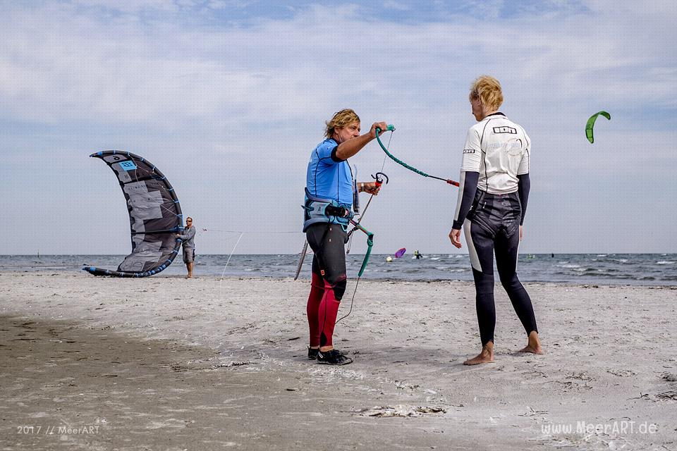 Kitesurfen im Schnupperkurs auf der Sonneinsel Fehmarn // Foto: MeerART / Ralph Kerpa