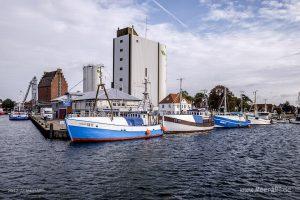 Der Fischerei und Erlebnishafen in Burgstaaken, eine touristische Sehenswürdigkeit auf Fehmarn // Foto: Ralph Kerpa