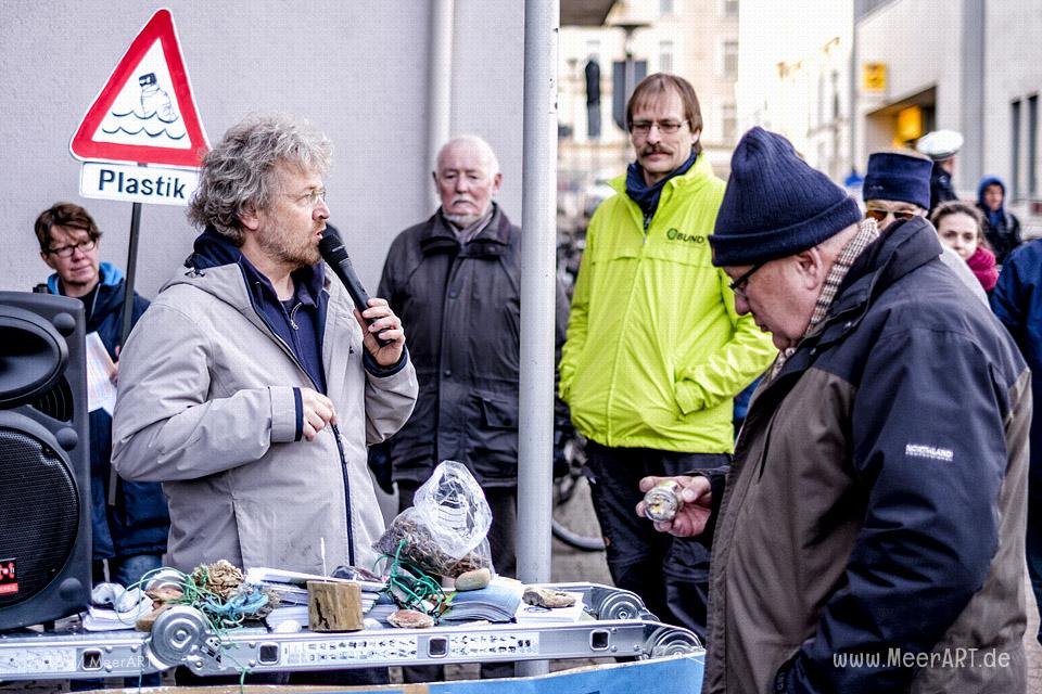 Kundgebung zum Umweltskandal vor den Stadtwerken in Schleswig // Foto: MeerART