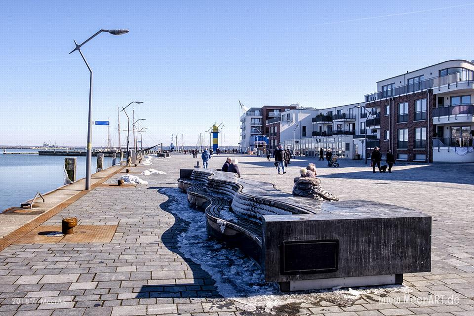 Ein sonniger Wintertag an der Ostsee in Eckernförde // Foto: MeerART