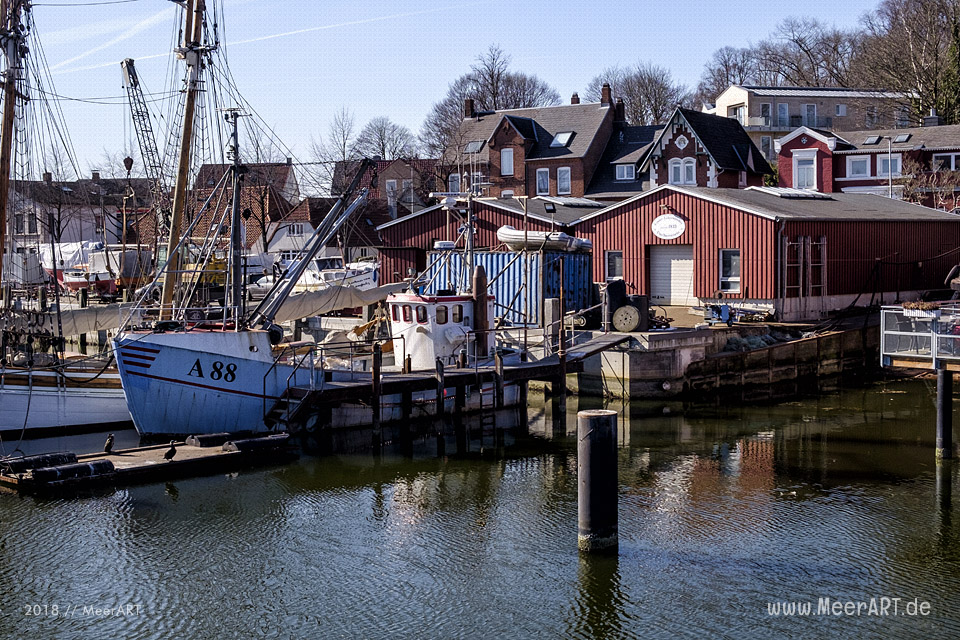 Ein sonniger Wintertag an der Ostsee in Eckernförde // Foto: MeerART