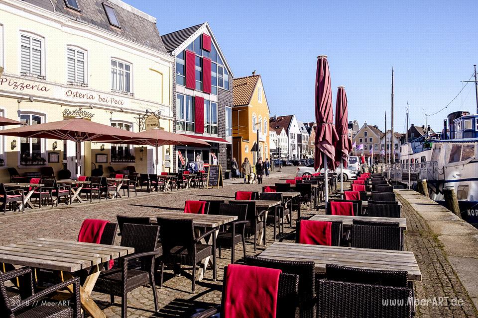 Die Hafenstadt Husum kurz vor dem alljährlichen Krokusblütenfest // Foto: MeerART / Ralph Kerpa