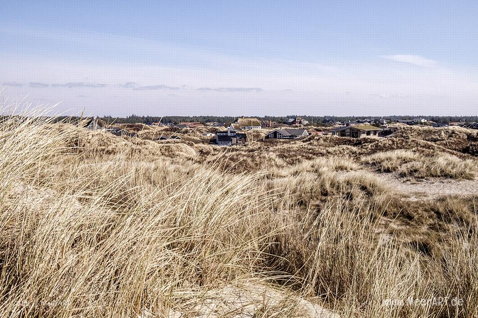 Ein sonniger Frühlingstag in Vejers Strand an der dänischen Nordseeküste // Foto: MeerART / Ralph Kerpa