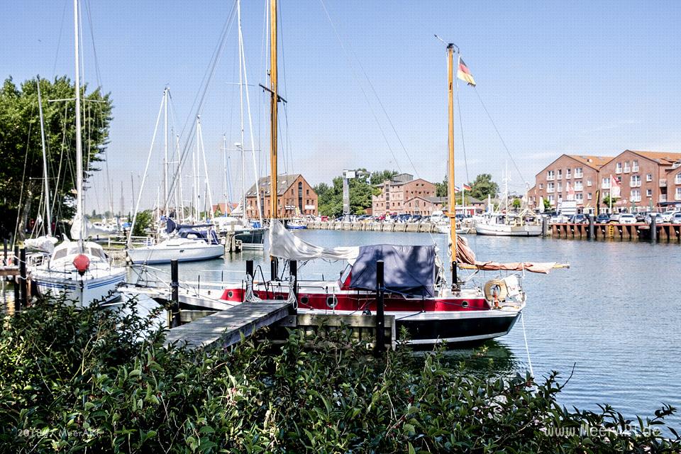 Der idyllische Hafen Orth auf Fehmarn // Foto: MeerART