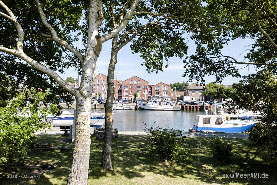 Der idyllische Hafen Orth auf Fehmarn // Foto: MeerART