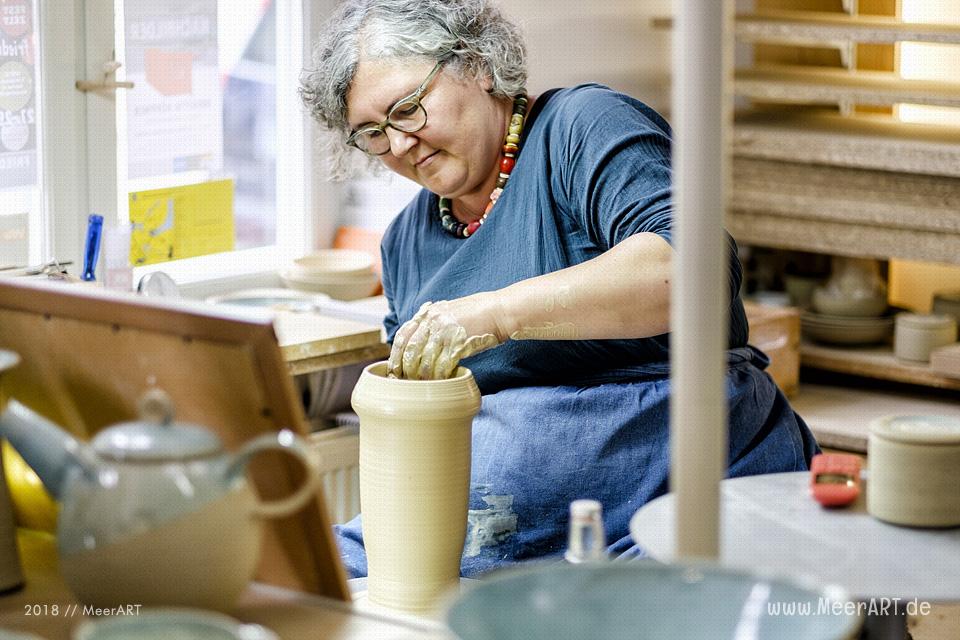 Reportage aus der Keramik Werkstatt von Maria Ziaja in Friedrichstadt // Foto: MeerART / Ralph Kerpa