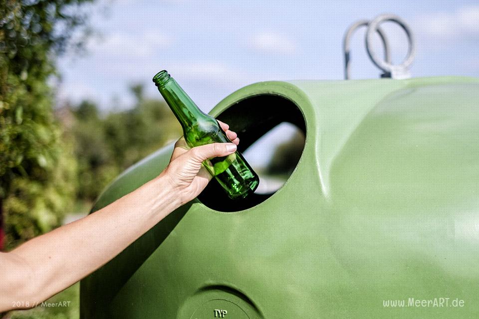 Reportage zum Thema „Wie wird Glas richtig recycelt?“ // Foto: MeerART / Ralph Kerpa