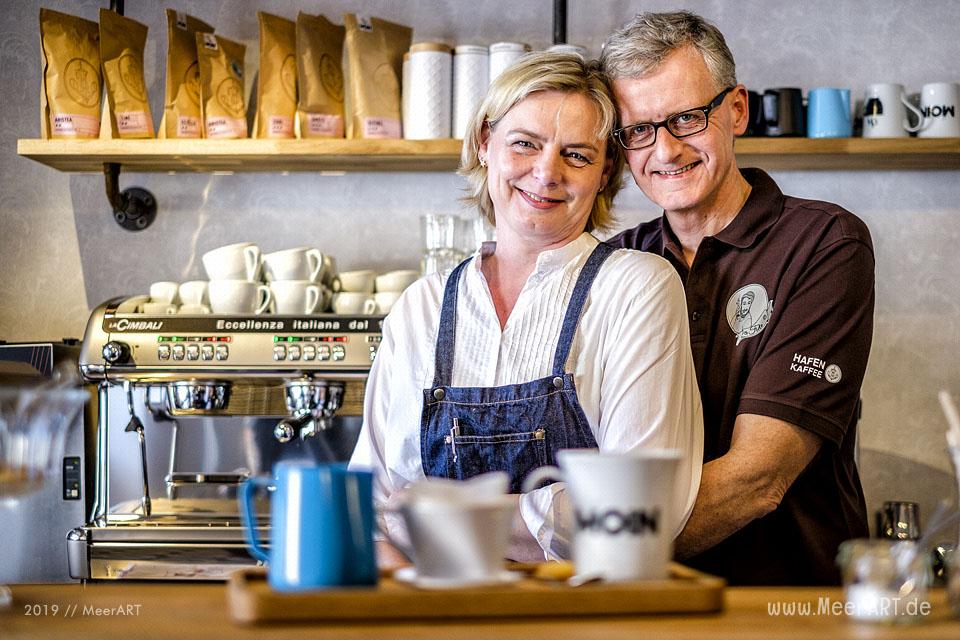 Das zauberhafte HafenKaffee von Petra und Gunner Althausen in Husum // Foto: MeerART / Ralph Kerpa