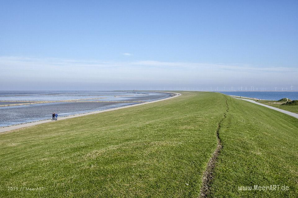 Zu Fuß von Lüttmoorsiel nach Holmer Siel // Foto: MeerART / Ralph Kerpa