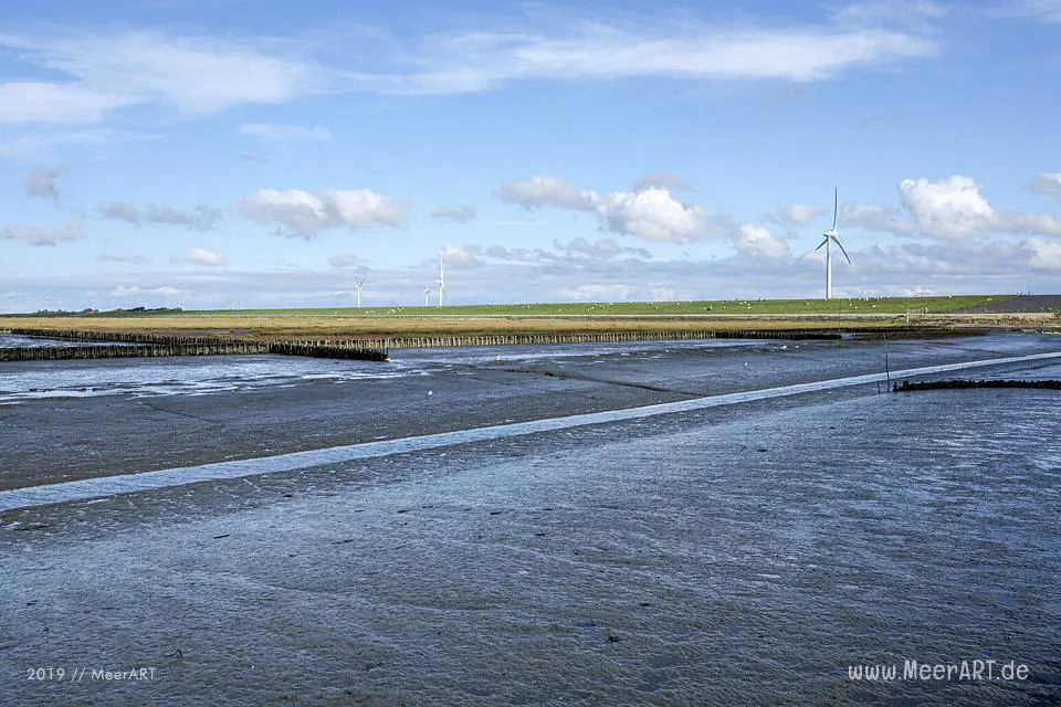 Spaziergang zur Badestelle in Südwesthörn bei grandiosem Herbstwetter // Foto: MeerART