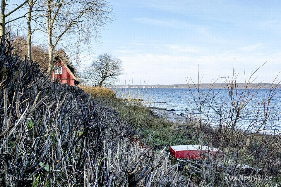 Ein idyllischer Strandabschnitt an der Apenrader Förde in Sønderjylland // Foto: MeerART