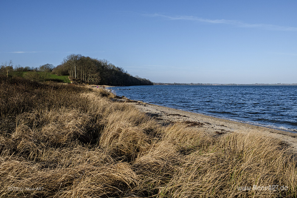 Ein Sonntagsspaziergang an der Ostseeküste in Bockholmwik // Foto: MeerART